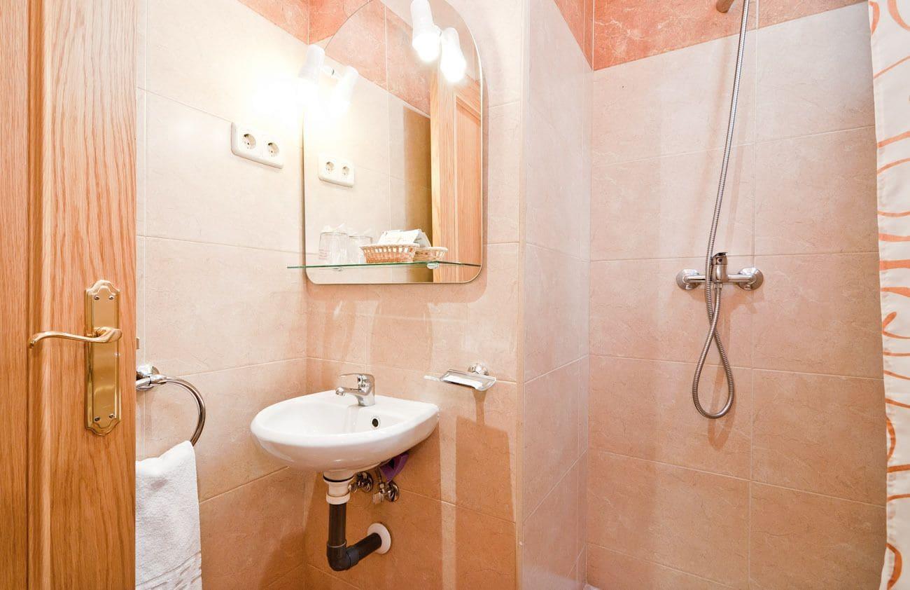Hostal Las Cortes Madrid Bagian luar foto