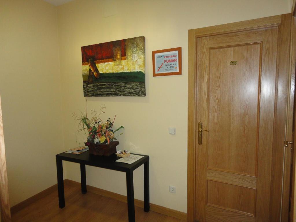 Hostal Las Cortes Madrid Bagian luar foto