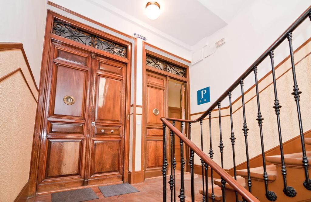 Hostal Las Cortes Madrid Bagian luar foto