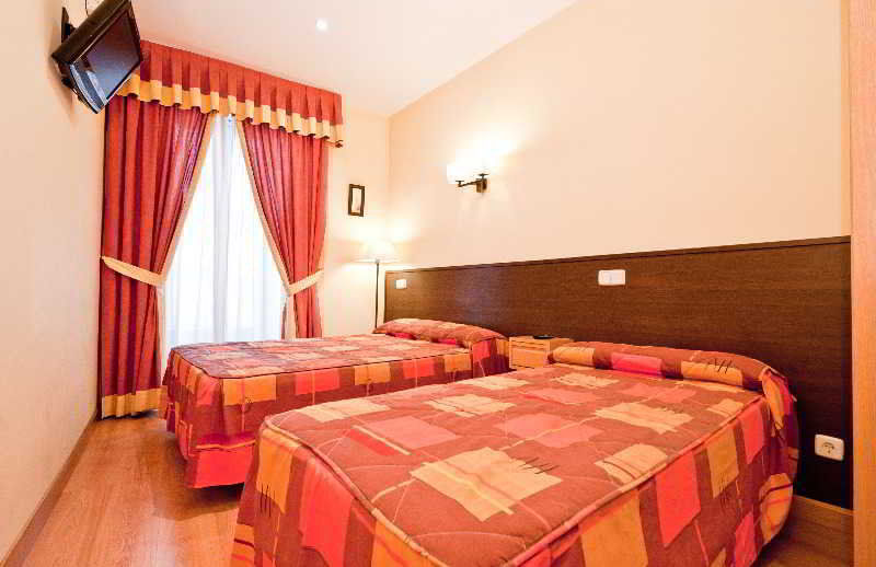 Hostal Las Cortes Madrid Bagian luar foto