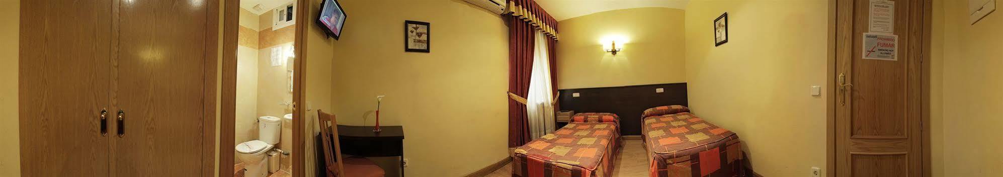 Hostal Las Cortes Madrid Bagian luar foto